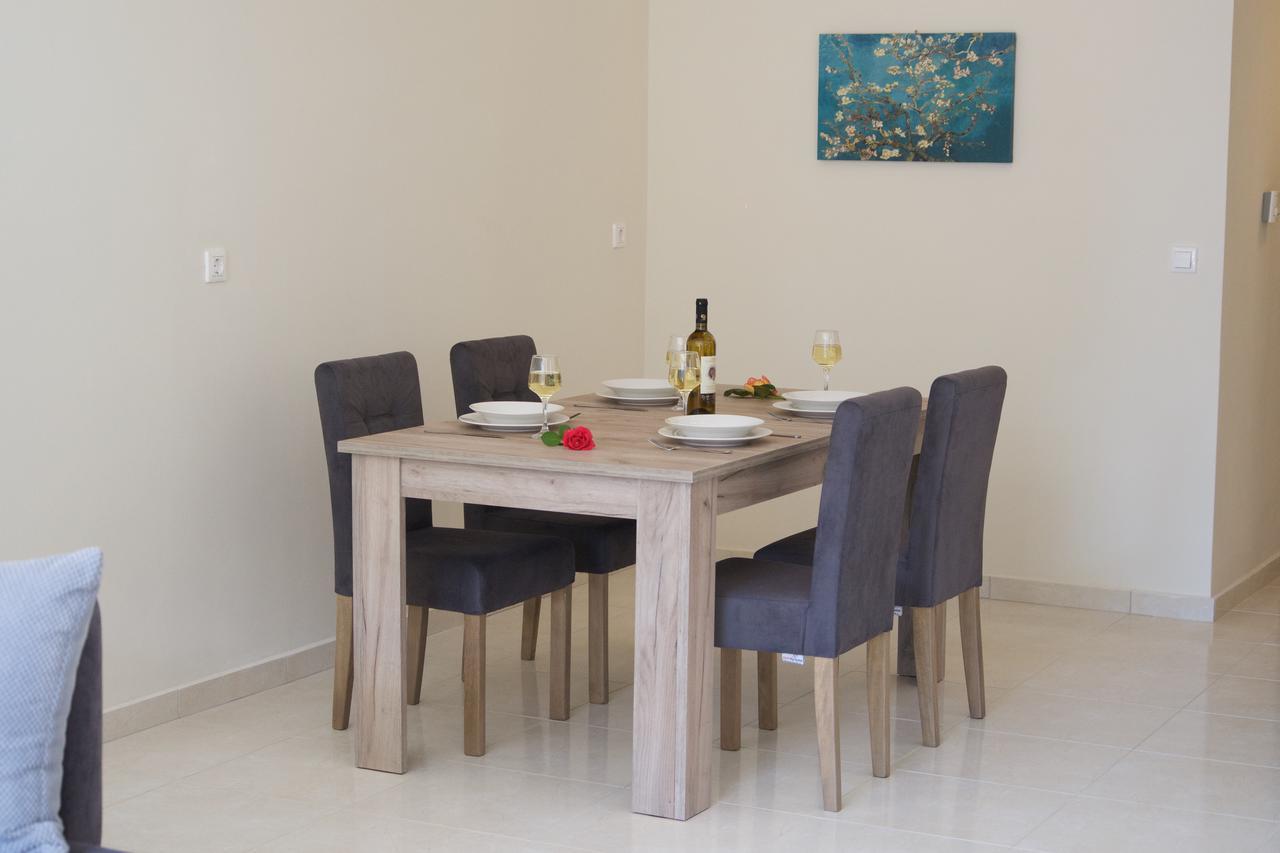 Marina'S Apartments 萨米 外观 照片