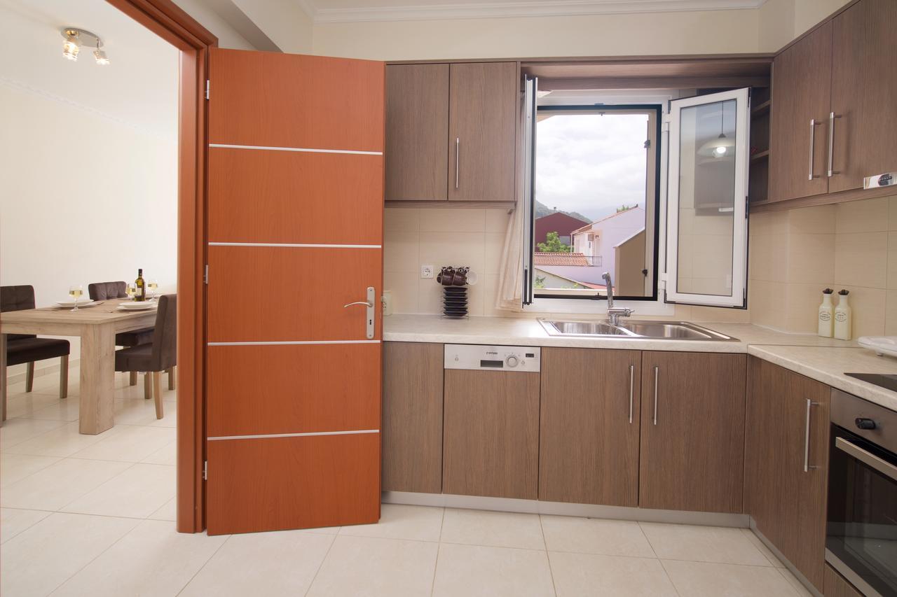 Marina'S Apartments 萨米 外观 照片